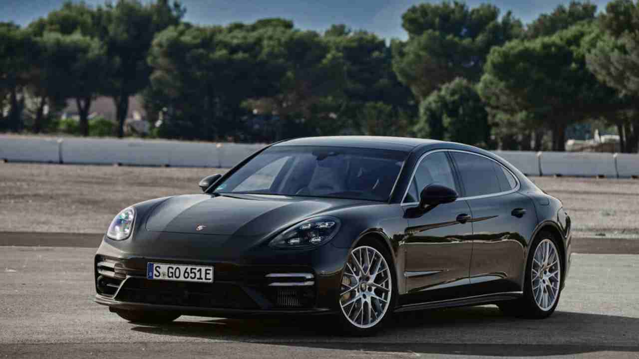 Porsche Panamera 2023