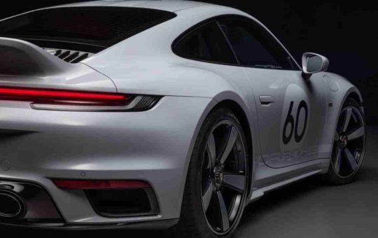Porsche 911 GTS 2023