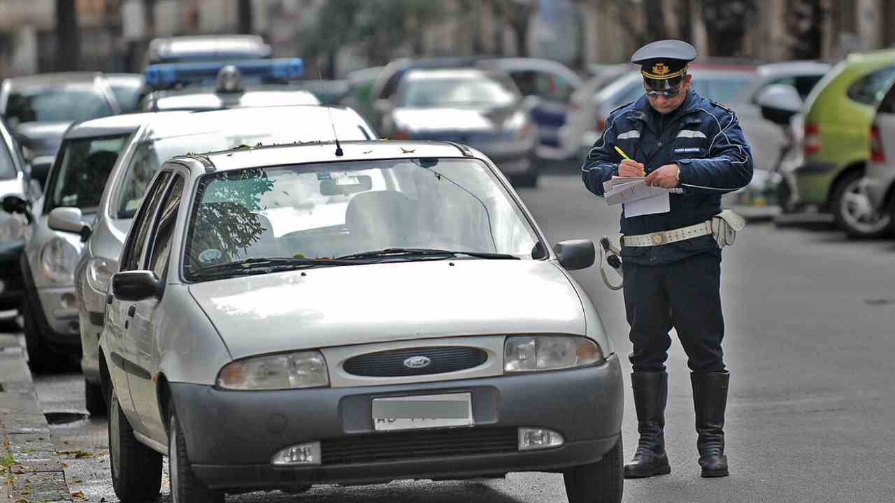 Multa raddoppia con insulti