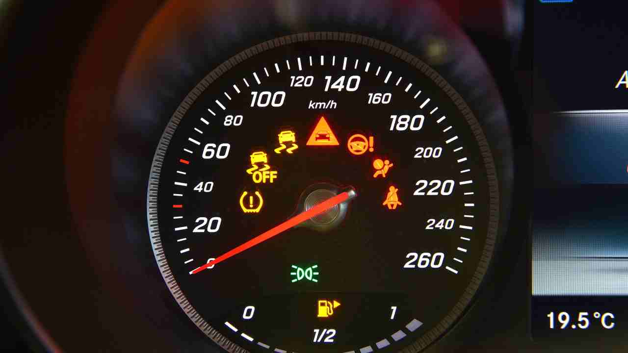 NO CONOCES ESTA LUZ DE ADVERTENCIA EN TU COCHE: SI ESTÁ ENCENDIDA RIESGO ALTO |  Revíselo ahora