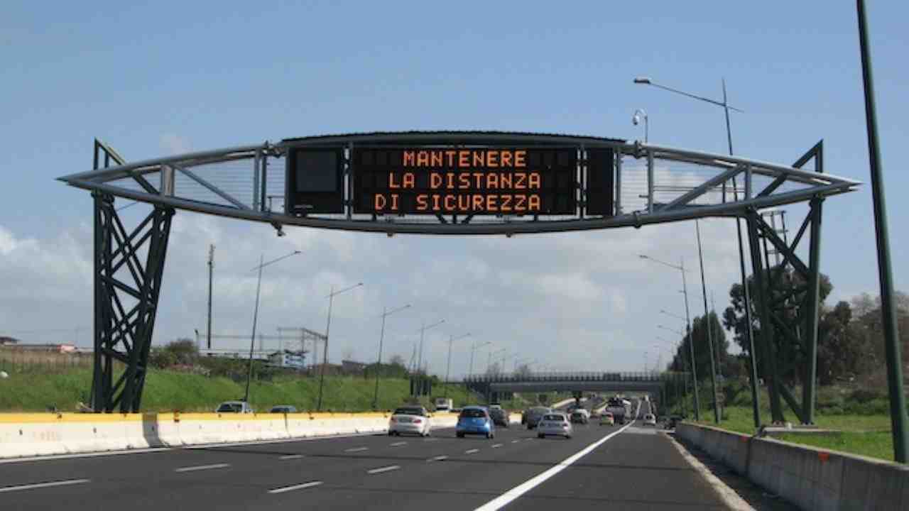 Distanza di sicurezza in autostrada