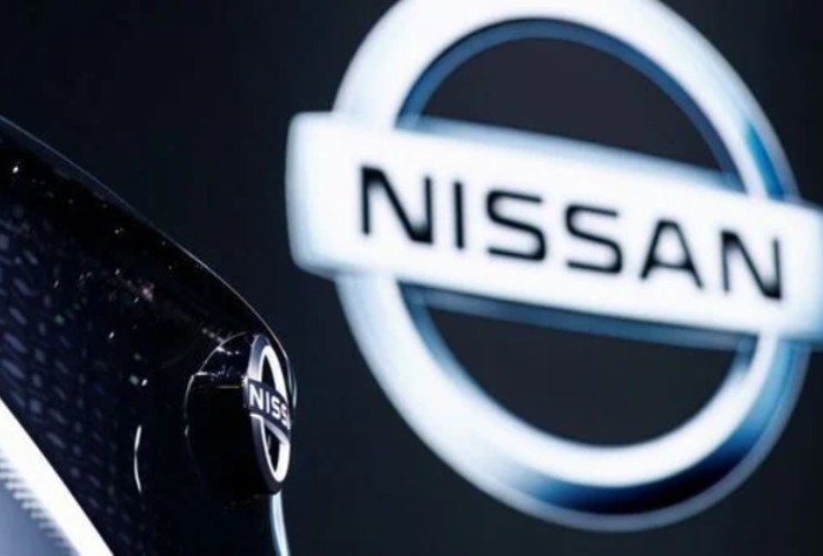 For Renault already the negative effects, but Nissan has put the steering wheel behind