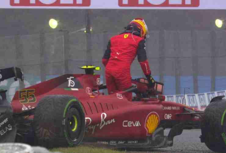 Sainz, altro ritiro