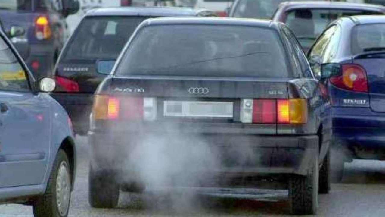 Svolta storica nel 2035: stop a veicoli inquinanti