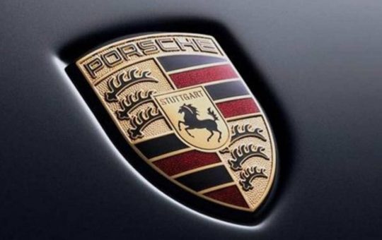 Porsche, il 16 novembre presentazione ufficiale per la 911 Dakar