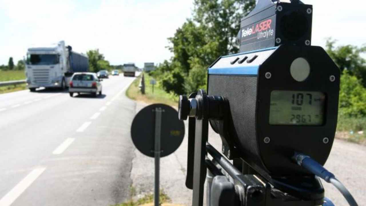 Importi impensabili per eccessi di velocità nel mondo: a volte dipende dal reddito