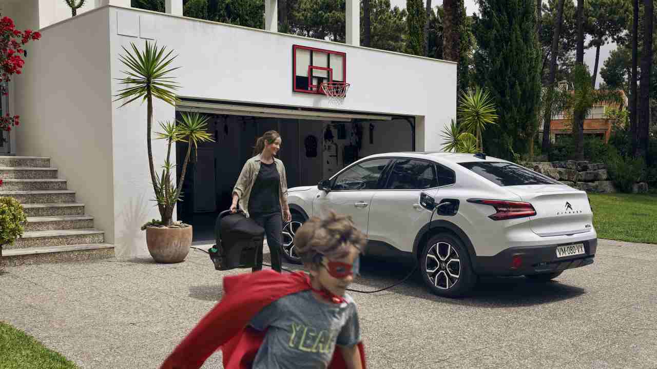 The new Citroen C4 X.  Image credit: Stellantis