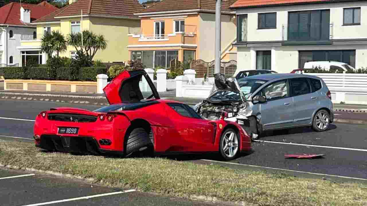 Ferrari Enzo distrutta