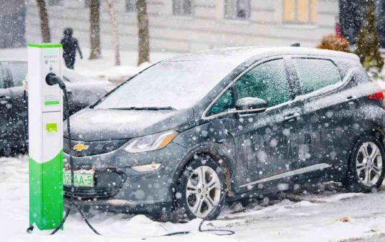 Batterie auto elettriche d'inverno freddo.