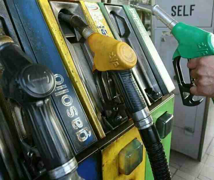 Scambiare benzina con gasolio o viceversa può causare gravi danni al motore se non ci si accorge in tempo.