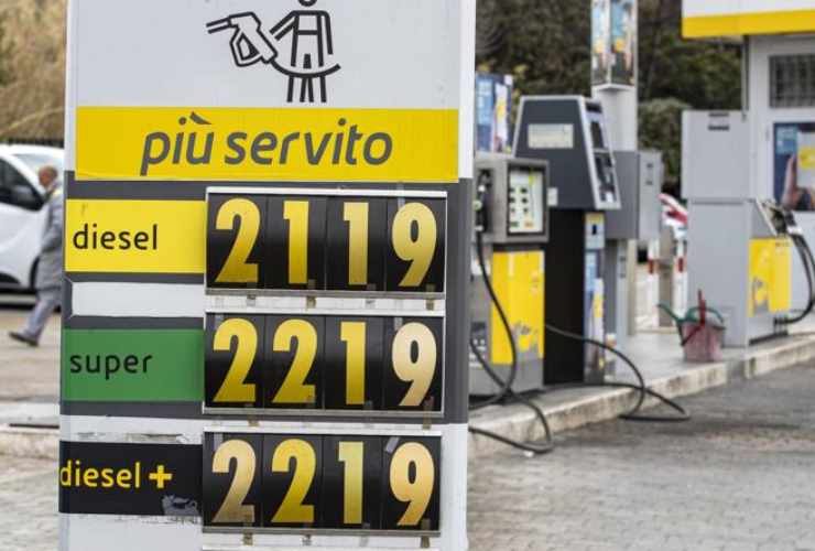 Prezzi della benzina sempre al rialzo