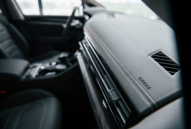 Cruscotto auto rumoroso. Le possibili cause e come rimediare. (Web)