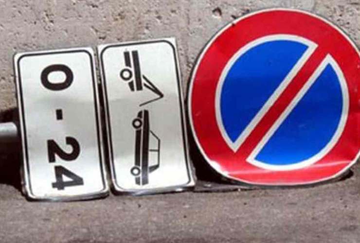 Cartello manomesso, uno dei casi in cui la multa è illegittima