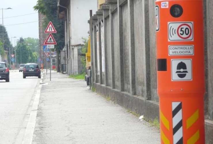 Colonnine arancioni, ecco quando possono "produrre" una multa