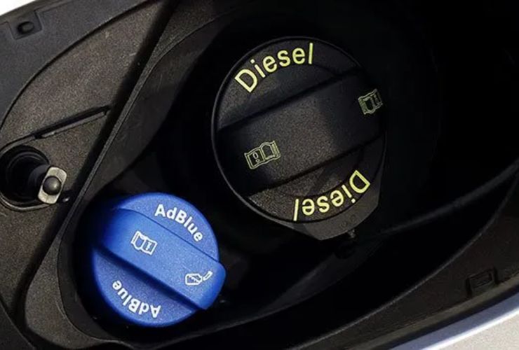 Adblue tank in diesel vehicles, watch out for the dedicated warning light