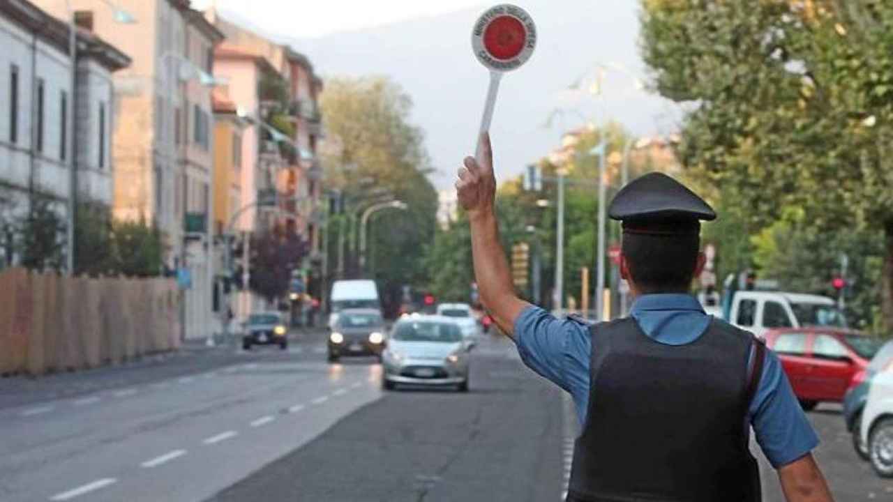 Alt, Carabinieri: avete questo documento? 