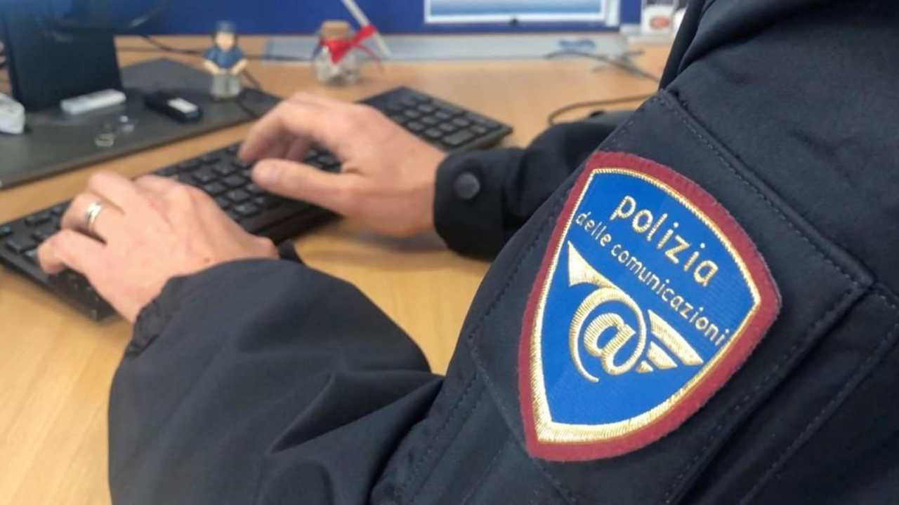 Polizia Postale, controlli serrati per le truffe online riguardanti le auto usate