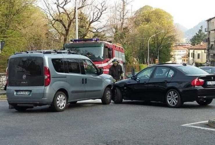 Mancata precedenza a sinistra: ecco come potrebbe finire...