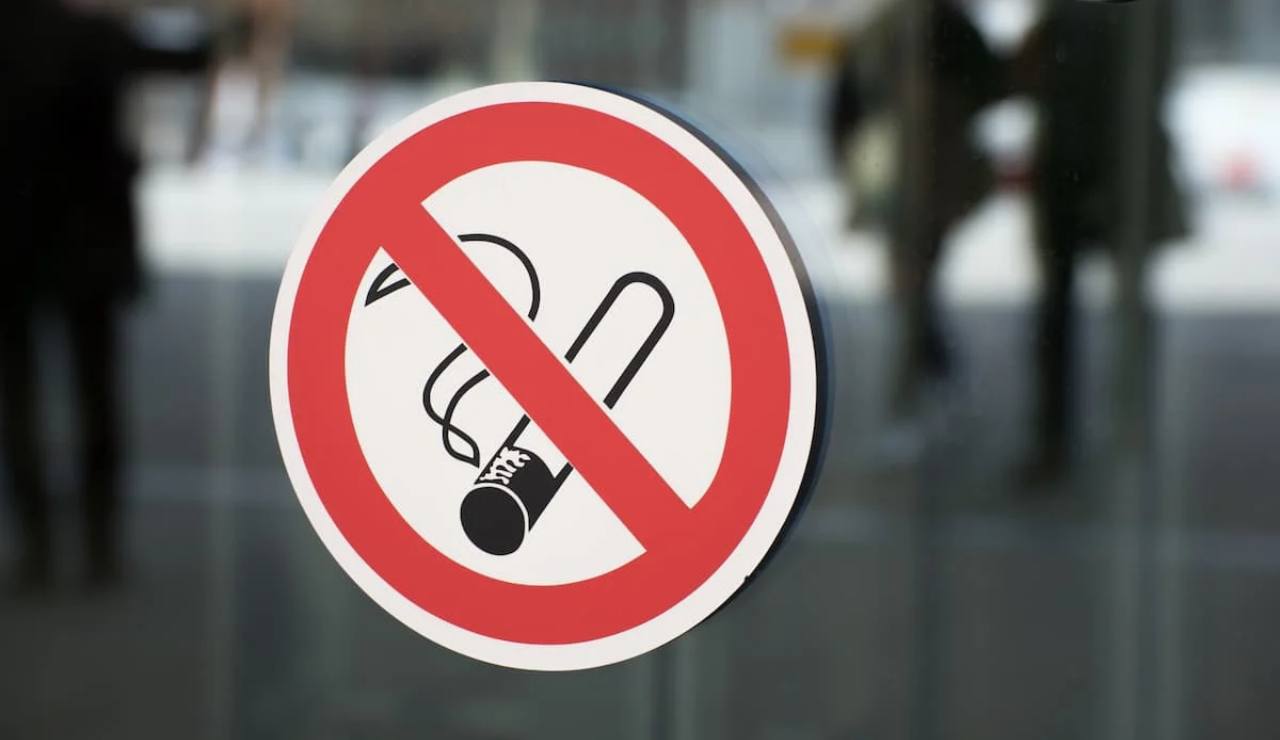 Fumar no carro, o novo estresse: você não pode mais fazer isso