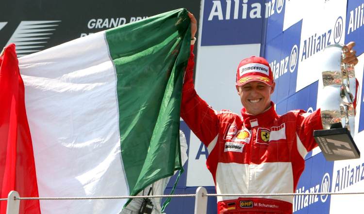 Schumacher-bandiera-solomotori.it