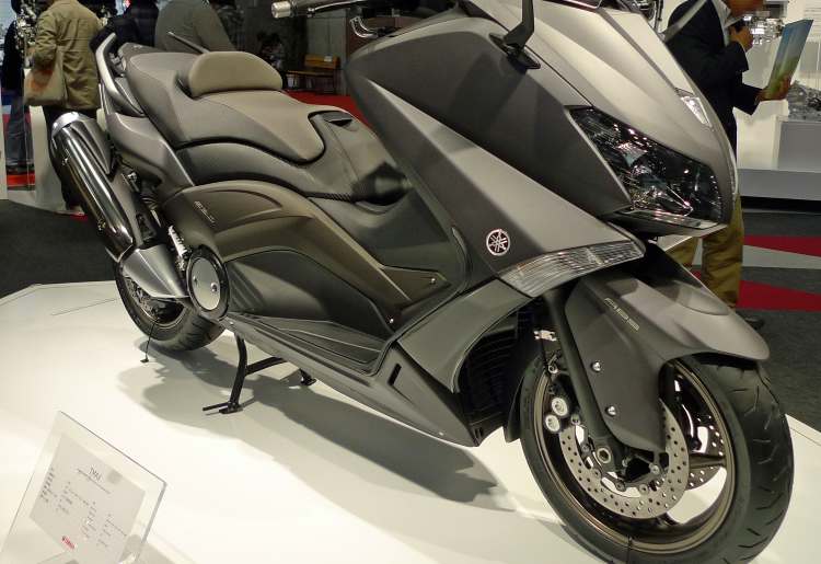 Yamaha_TMAX-1-solomotori.it