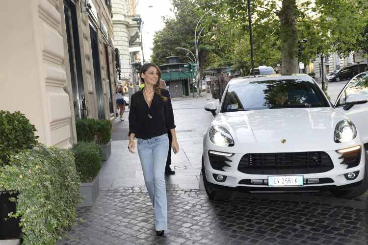 anna-tatangelo-porsche-macan-suv-solomotori.it