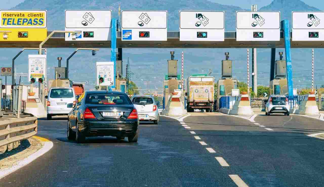 Peajes de autopista, el servicio pasa a ser gratuito: Adiós a las colas en los peajes