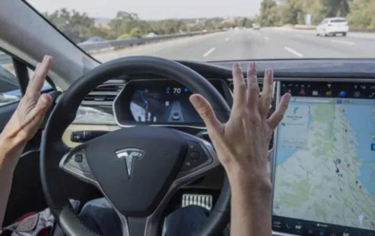tesla-autopilot-salvavita-solomotori.it