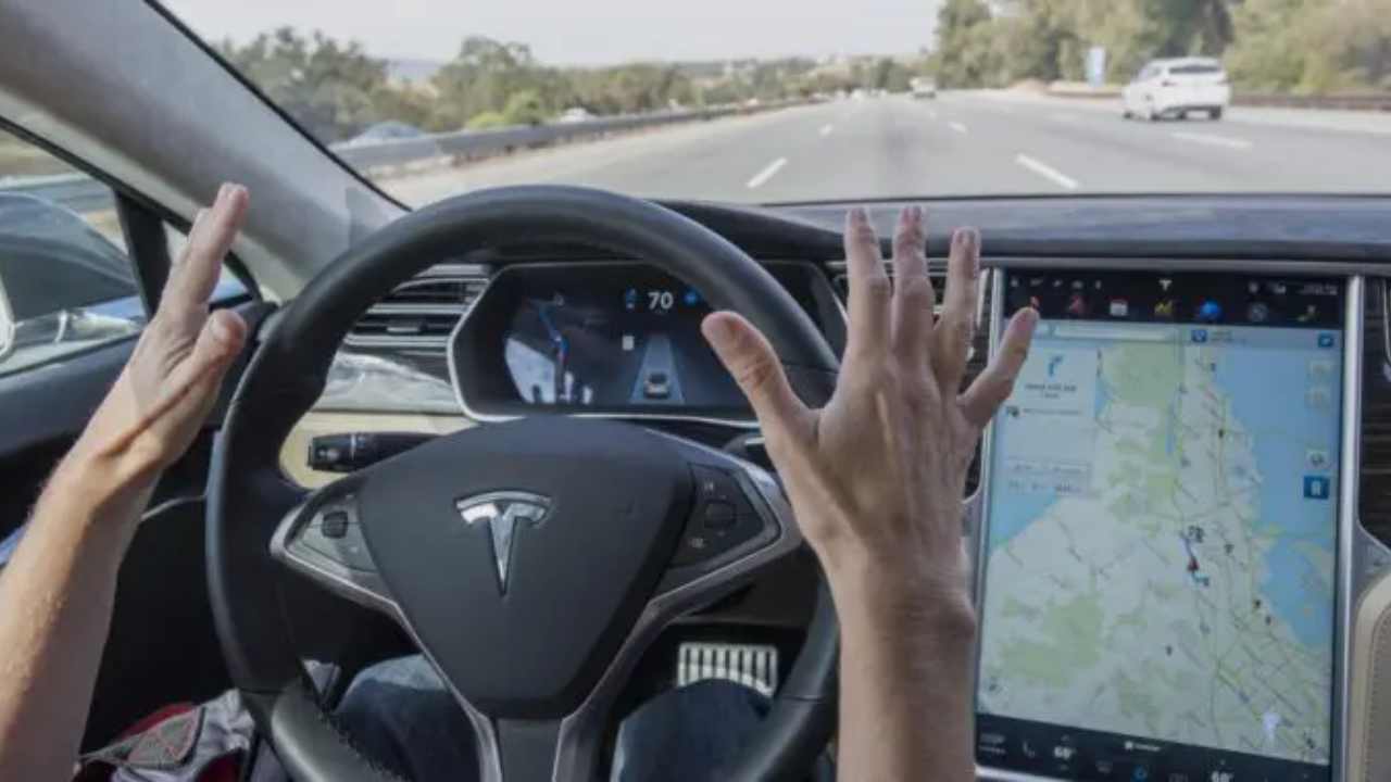 tesla-autopilot-salvavita-solomotori.it