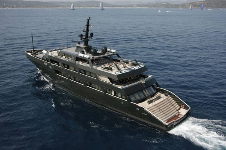 yacht-main-mega-yacht-giorgio-armani-solomotori.it