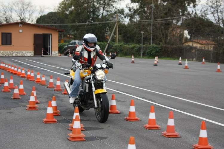 abolizione-esame-patente-moto-solomotori.it