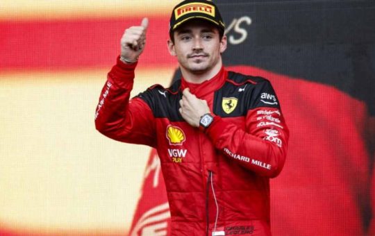 charles-leclerc-disavventura-airpods-solomotori.it