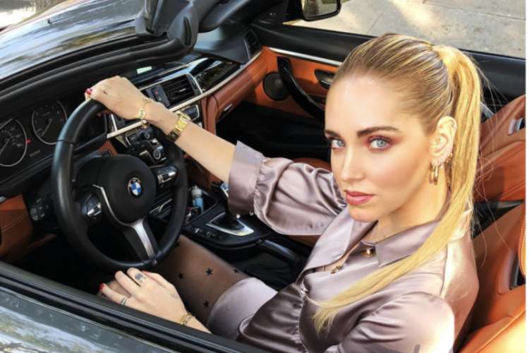 chiara-ferragni-bmw-m4-cabrio-solomotori.it