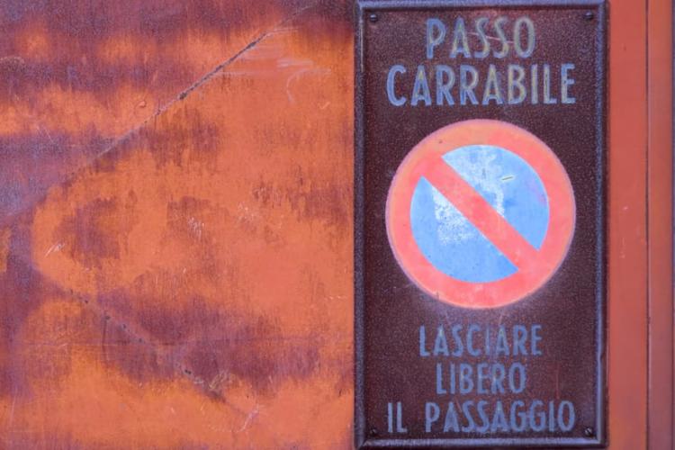 normativa-passo-carrabile-solomotori.it
