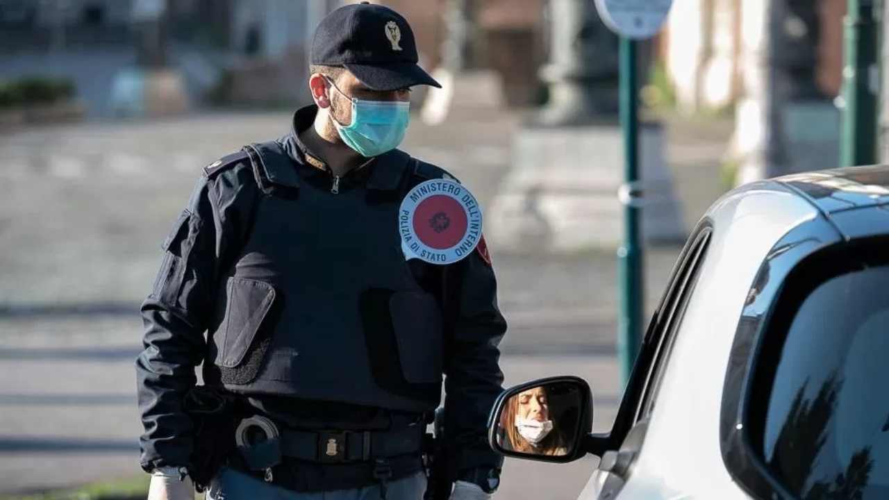 polizia-controlli-specchietti-non-omologati-solomotori.it