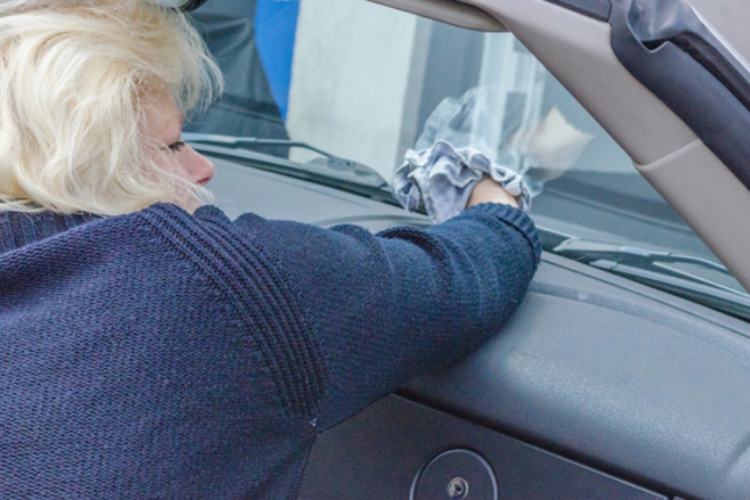 pulizia-cristalli-auto-solomotori.it
