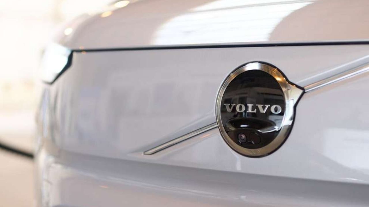 volvo-logo-brand-solomotori.it