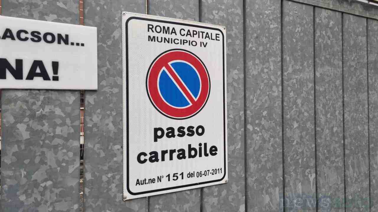 cartello-passo-carrabile-solomotori.it