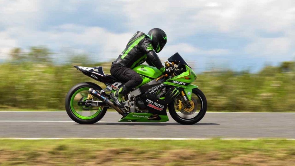 Ultim’ora, DECRETO MOTOCICLISTI, firma in senato: ora i centauri italiani possono stappare champagne I Finalmente glielo hanno concesso