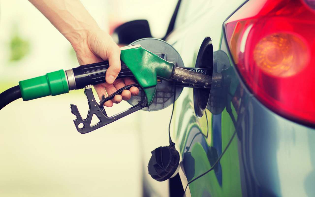 Risparmio benzina - Fonte Depositphotos - solomotori.it