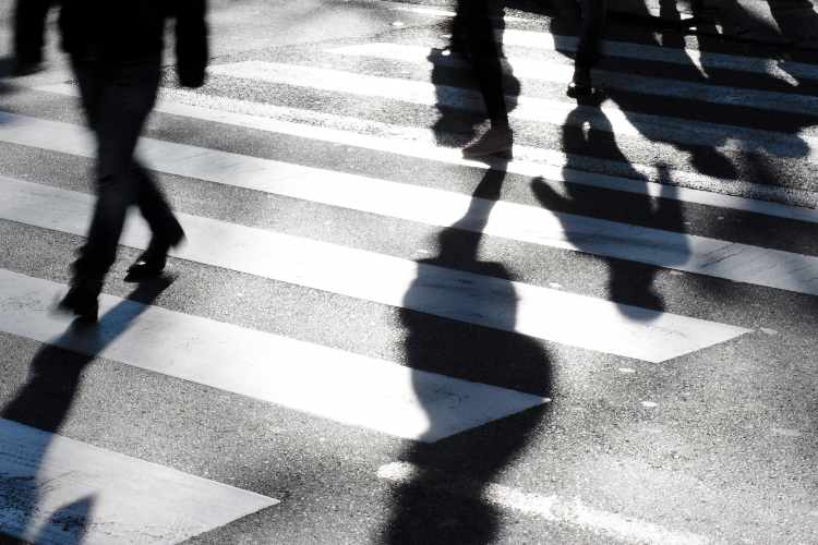 strisce-attraversamento-pedoni-adobestock-solomotori.it