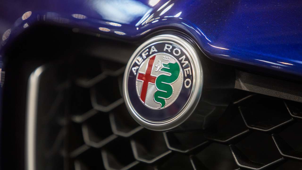 阿尔法罗密欧 (Alfa Romeo) 独特机会:您可以以半价购买该品牌的标志性车型 | 这是您唯一的机会,不要让它溜走 阿尔法罗密欧 (Alfa Romeo) 独特机会:您可以以半价购买该品牌的标志性车型 | 这是您唯一的机会,不要让它溜走