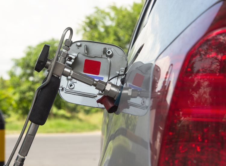 Sconto sul bollo auto per le macchine a metano - fonte stock.adobe - solomotori.it