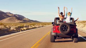 Viaggiare in auto in compangia - depositphotos - solomotori.it