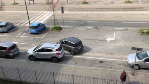 Attenzione a come si parcheggia