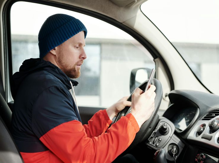 Cellulare in auto 