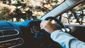 “Sono gli ultimi 5 anni, poi non guidi più”: ufficiale, patente auto ADDIO, non viene più rinnovata, rifiuto totale