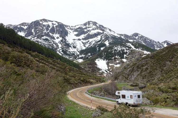 Guidare camper - pixebay - solomotori.it