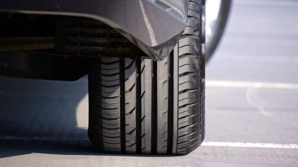 Ufficiale, approvato il BOLLO GOMME AUTO: più di 800 euro da pagare I SE non presenti la prove si prendono l’auto