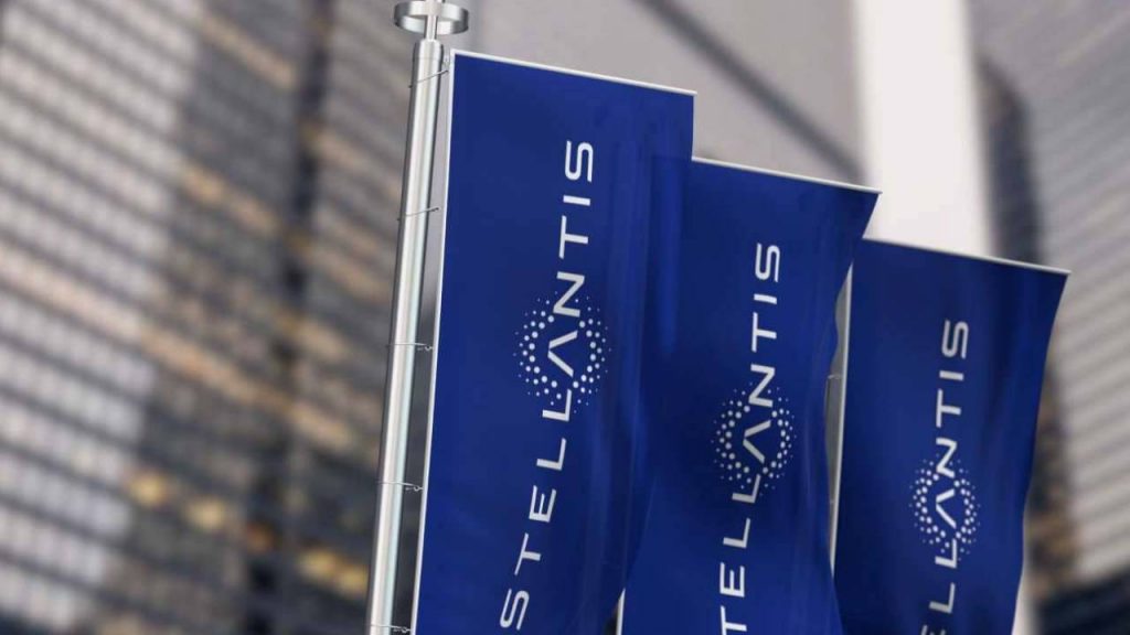 Batterie auto allo stato solido, Stellantis prepara il via: la nuova generazione delle elettriche